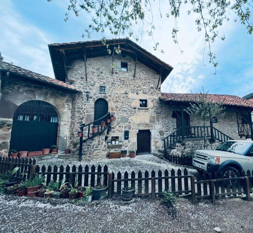 Little Tower Villa Potes Kültér fotó